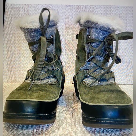 Sorel Women's Olive, Black and Gray Winter Boots - Picture 7 of 11